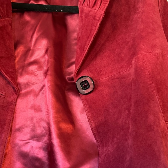 Neiman Marcus Red Leather/Suede Women's Button Jacket - Picture 3 of 10